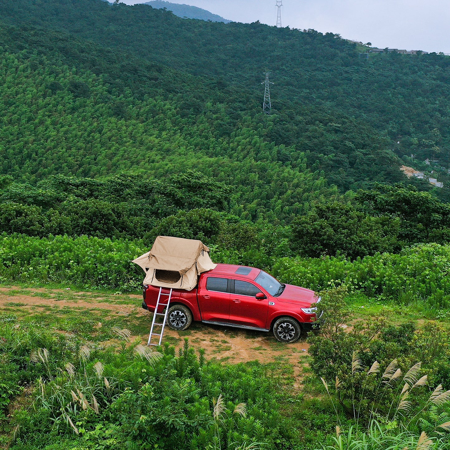 The roof tent with 280TC 2000 waterproof lattice cloth for using as a Camping Necessity A Mobile Home